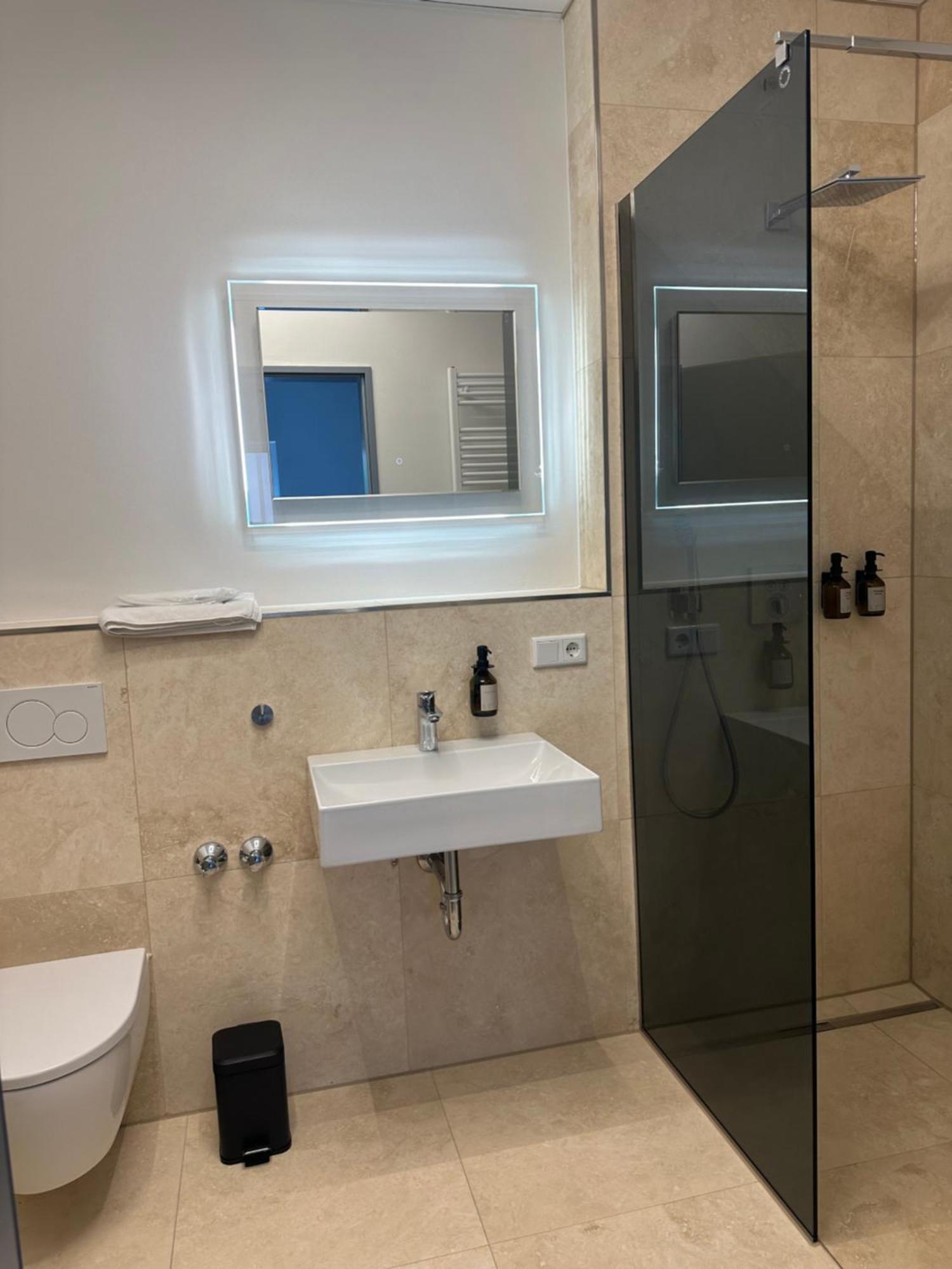 Akropolis Hotel Nuremberg Ngoại thất bức ảnh